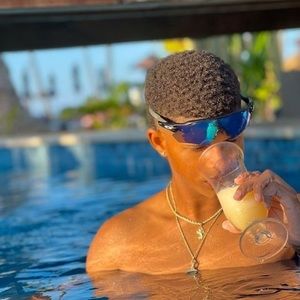 Meet your Posher, Ray